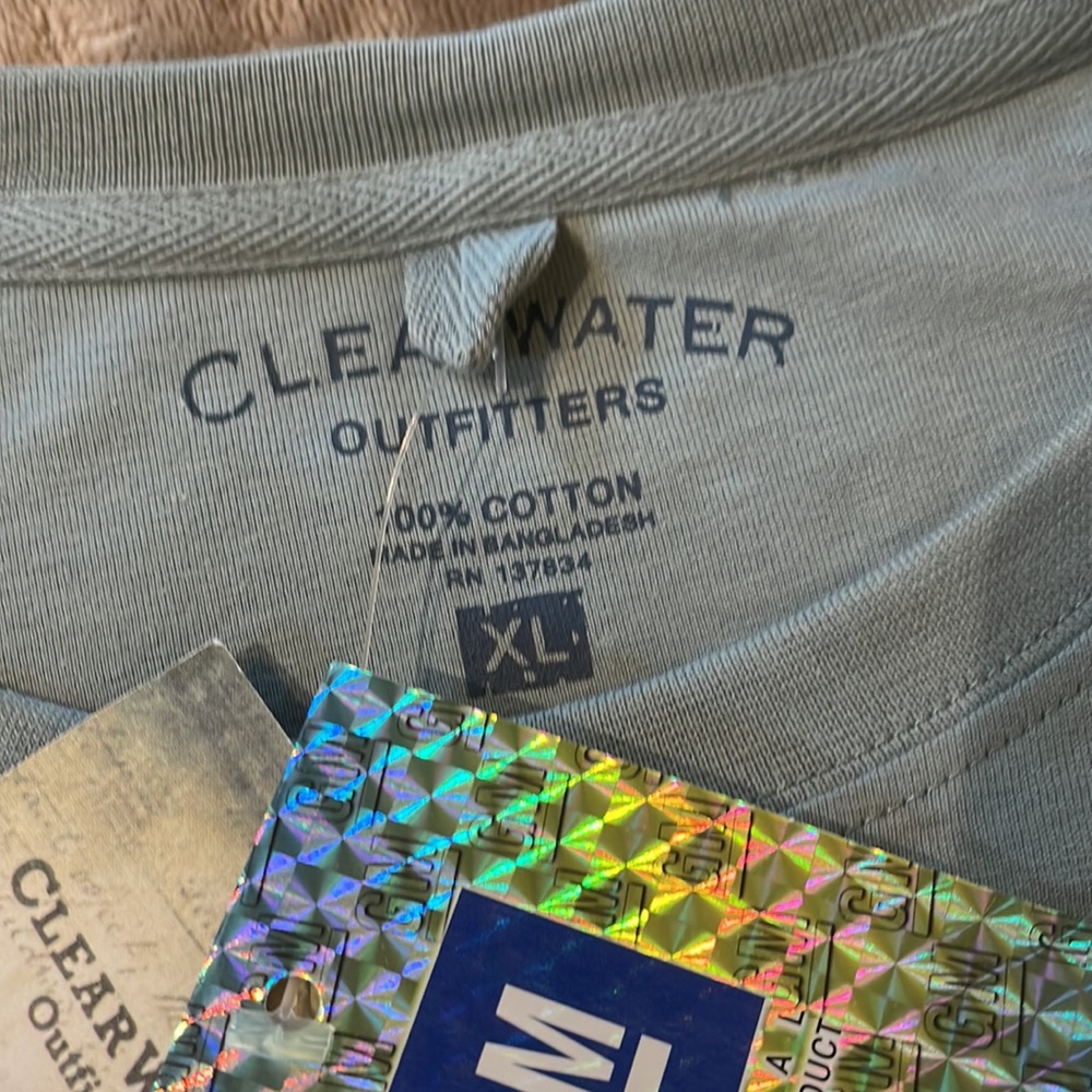 NWT. Mens Clearwater Outfitters - Picture 3 of 4